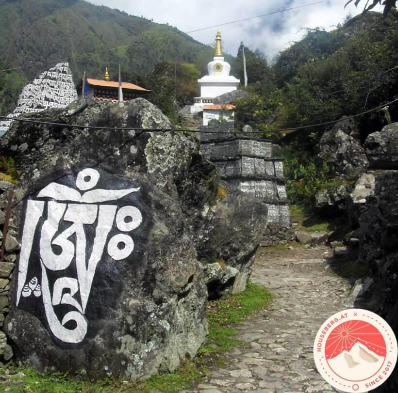 Mani-Stein und Chorten